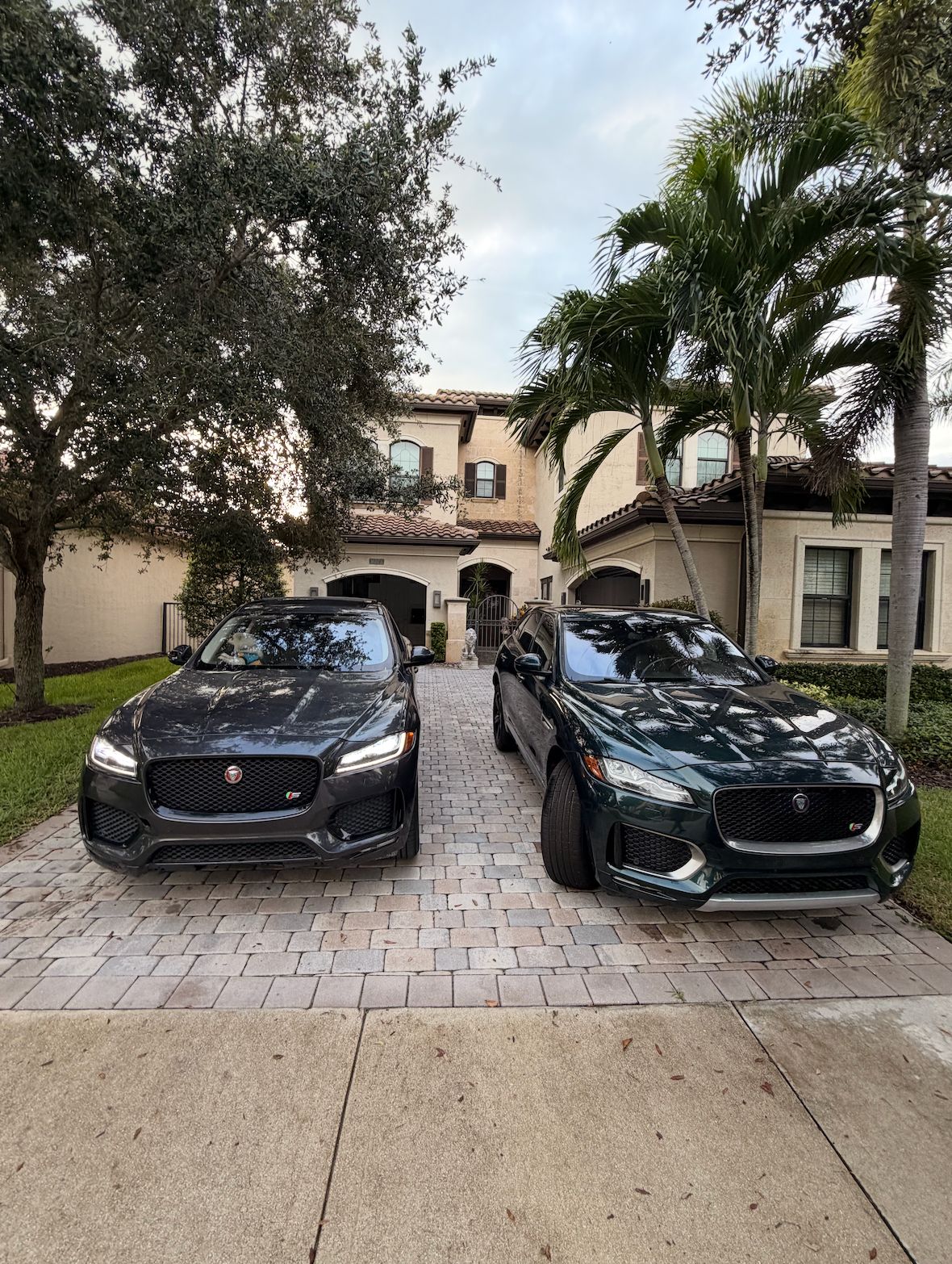 Used 2017 Jaguar F-PACE S AWD/4WD image 1