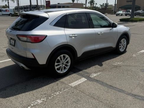 Used 2020 Ford Escape SE FWD image 10