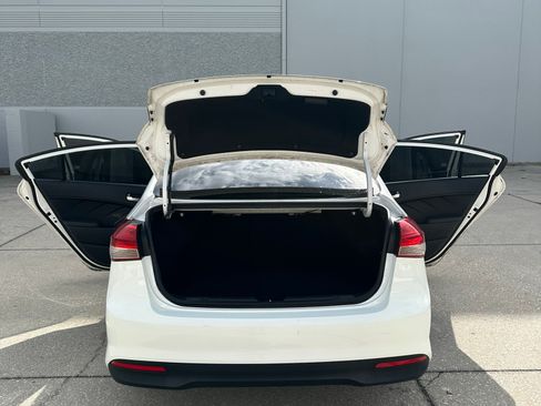 Used 2017 Kia Forte LX image 28