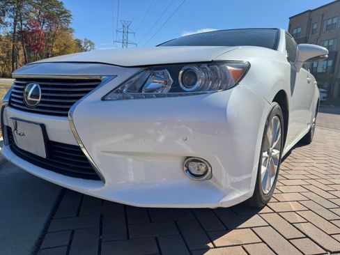 Used 2014 Lexus ES 300h image 30