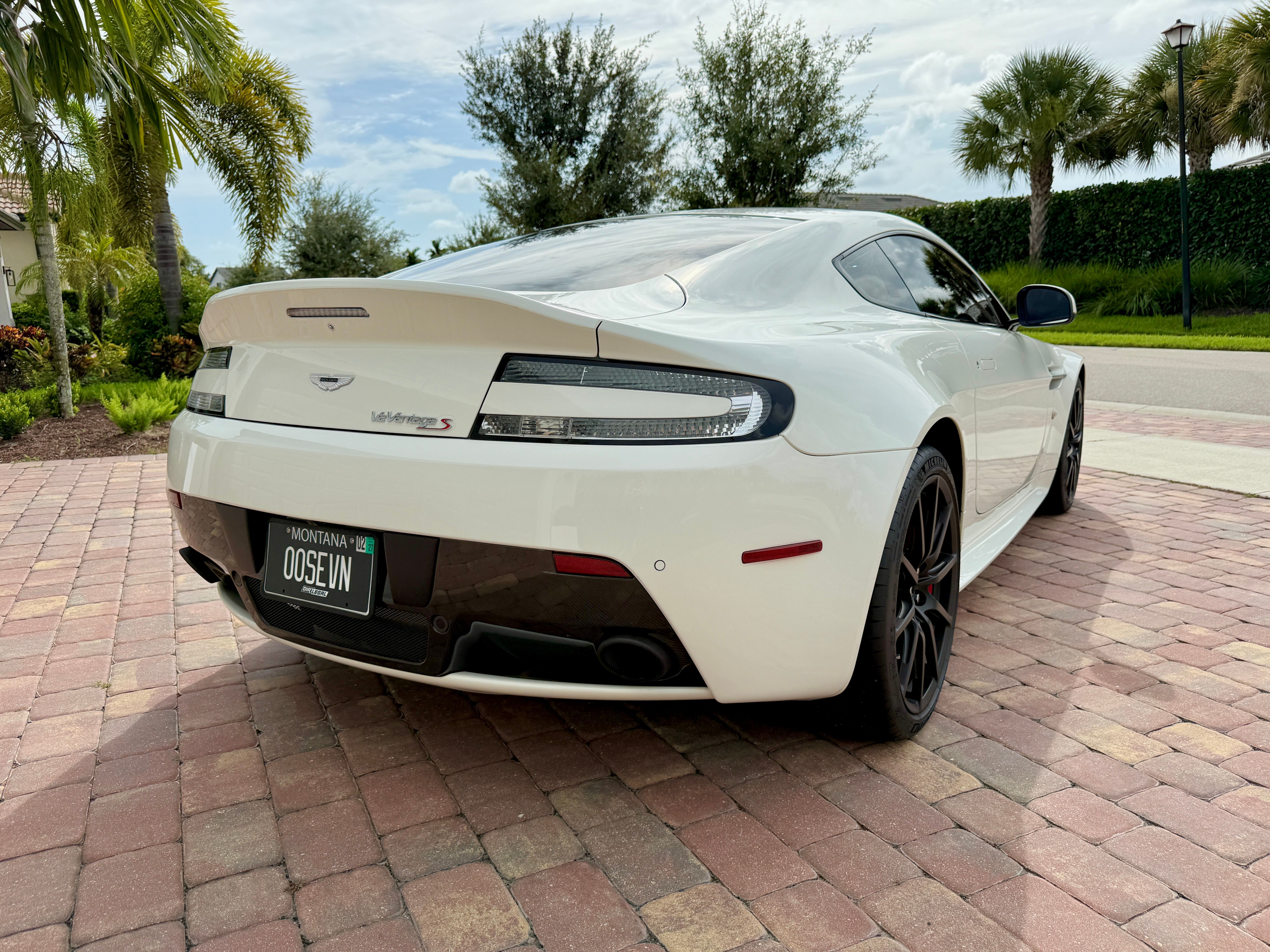 Used 2017 Aston Martin V12 Vantage S RWD image 4