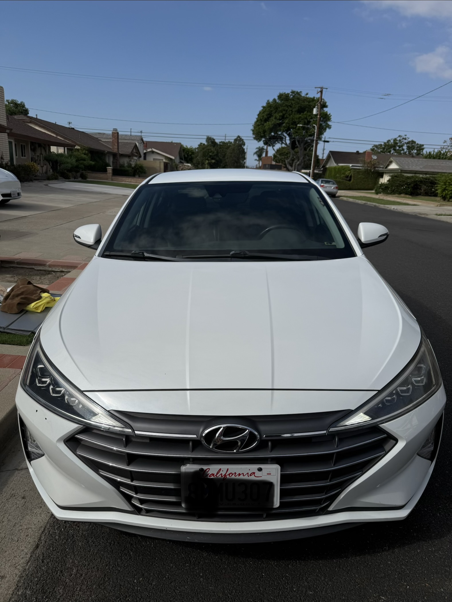 Used 2020 Hyundai Elantra Limited w/ Cargo Package (C1) FWD image 1