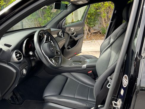 Used 2021 Mercedes-Benz GLC 300 4MATIC image 10