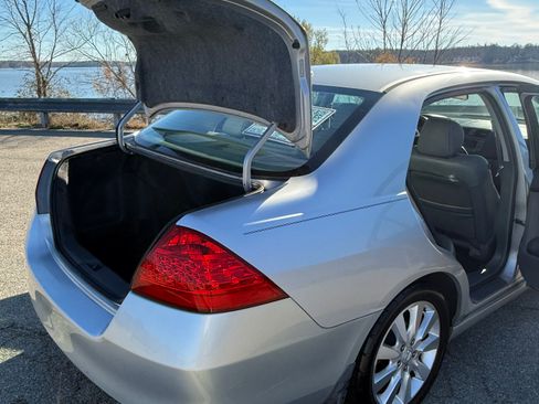 Used 2006 Honda Accord EX-L image 12
