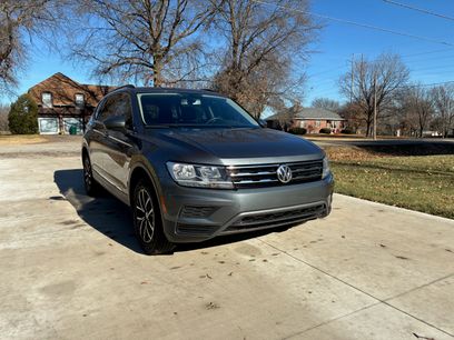 Used 2021 Volkswagen Tiguan SE w/ Panoramic Sunroof Package