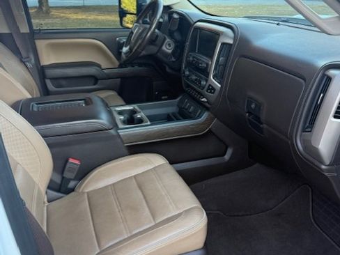 Used 2019 GMC Sierra 3500 Denali w/ Duramax Plus Package image 12