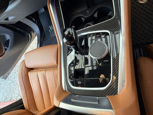 Used 2022 BMW X6 M50i image 16