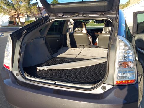 Used 2010 Toyota Prius Five image 11