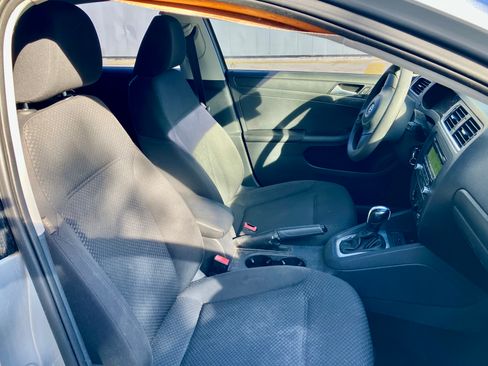 Used 2014 Volkswagen Jetta S image 9