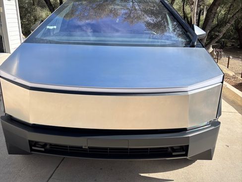 Used 2024 Tesla Cybertruck AWD Crew Cab image 13