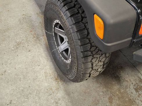 Used 2006 Jeep Wrangler Sport w/ 30" Tire & Wheel Group image 5