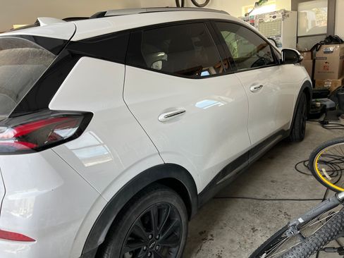 Used 2022 Chevrolet Bolt EUV Premier w/ Launch Edition image 5