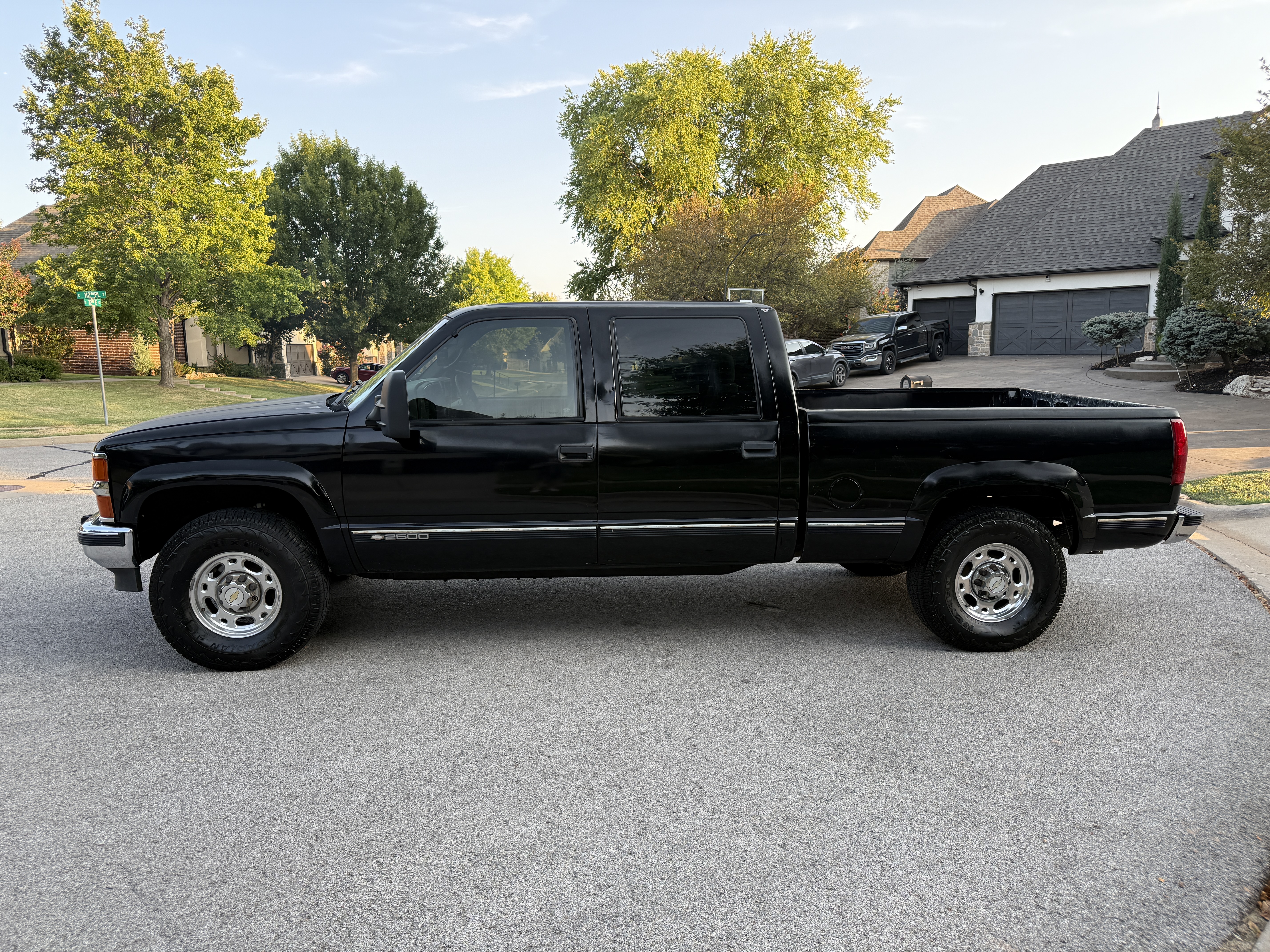 Used 2000 Chevrolet Silverado 2500 4x4 Crew Cab image 2