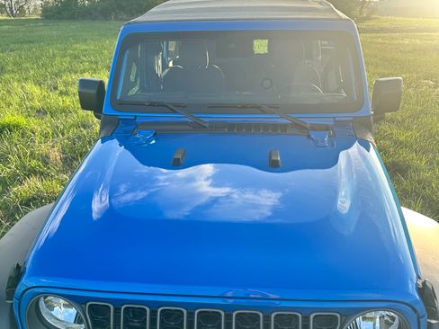 Used 2025 Jeep Wrangler Unlimited Sport image 8