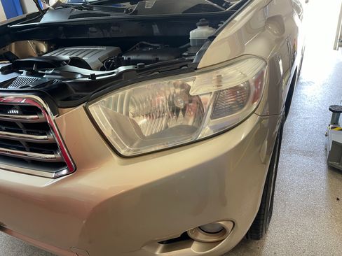 Used 2010 Toyota Highlander Limited image 10