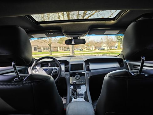 Used 2013 Ford Taurus SHO image 14