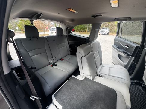 Used 2017 Honda Pilot Touring image 23