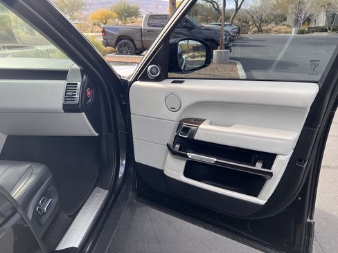 Used 2014 Land Rover Range Rover Supercharged image 8