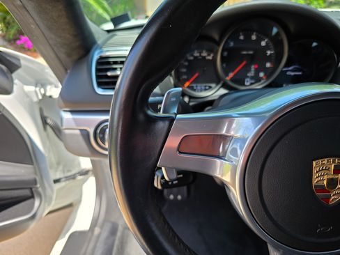 Used 2015 Porsche Cayman RWD image 17