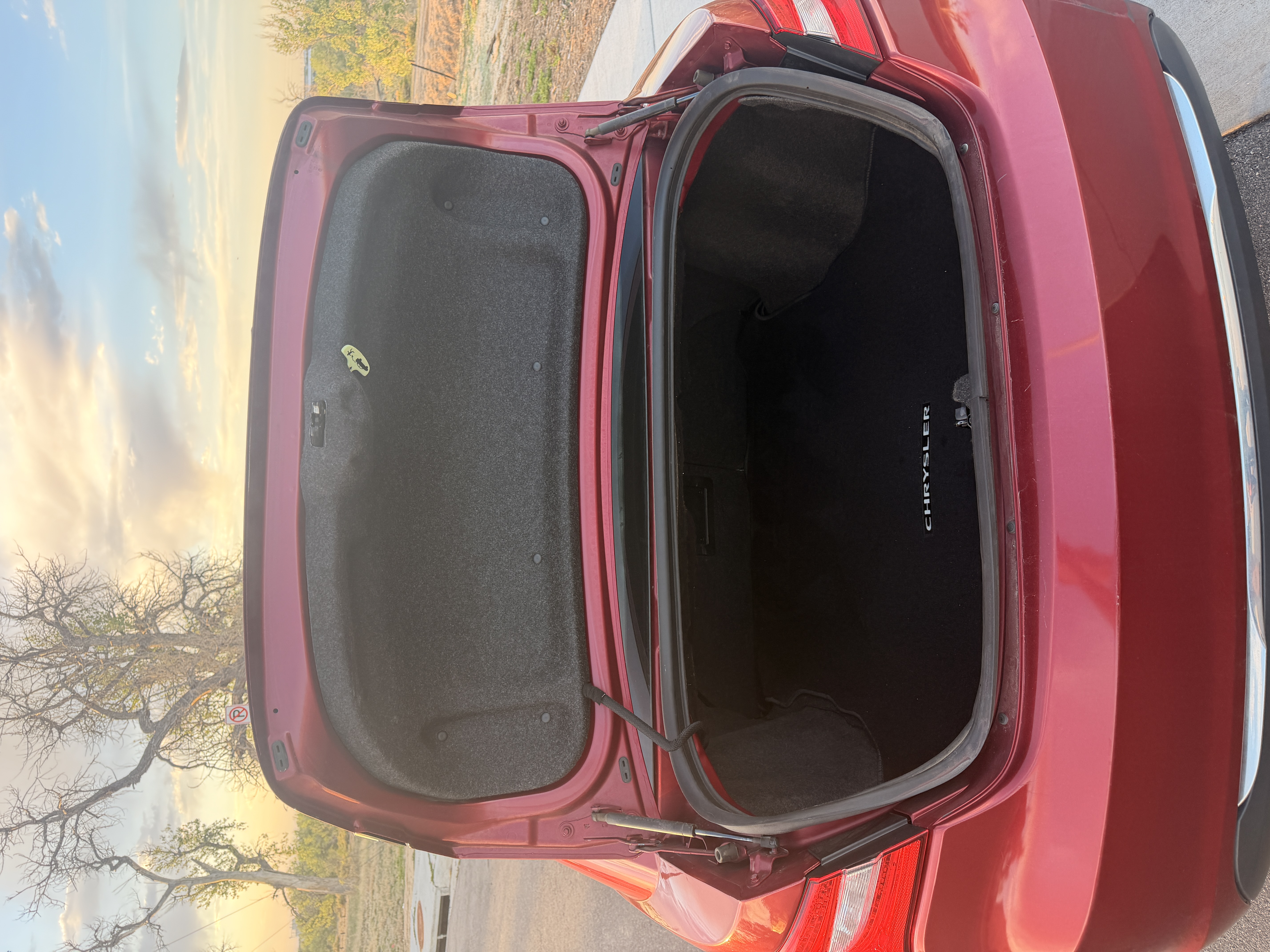 Used 2011 Chrysler 200 Limited FWD image 11