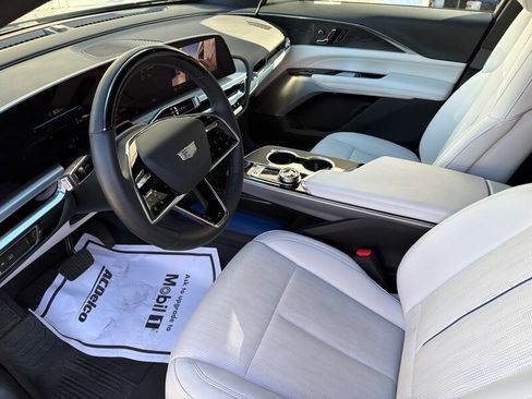 Used 2024 Cadillac Lyriq Luxury w/ LPO, Floor Liner Package image 11