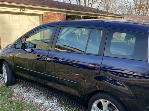 Used 2009 MAZDA MAZDA5 Sport image 8