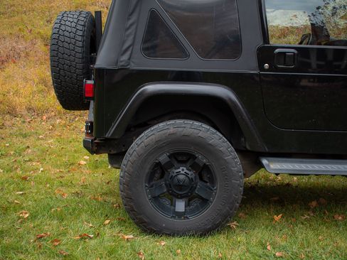 Used 2004 Jeep Wrangler SE w/ Ecco Tire & Wheel Group image 8