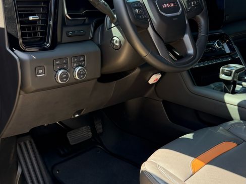 Used 2025 GMC Sierra 1500 AT4 w/ AT4 Premium Package image 8