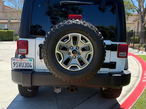 Used 2014 Jeep Wrangler Rubicon AWD/4WD image 8