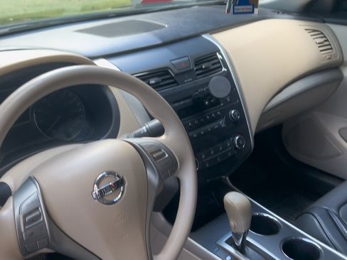 Used 2015 Nissan Altima 2.5 S w/ Power Driver Seat Package FWD image 4