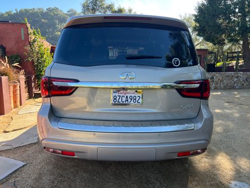Used 2022 INFINITI QX80 Sensory image 5