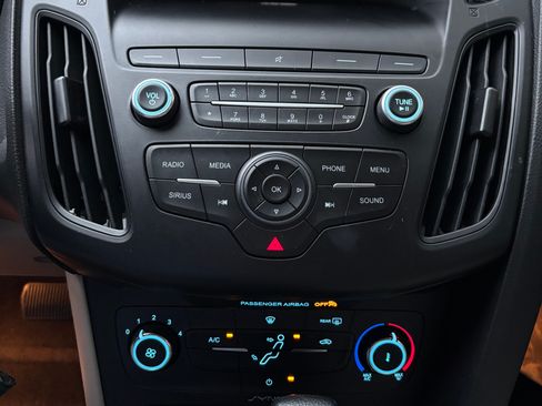 Used 2018 Ford Focus SE image 12