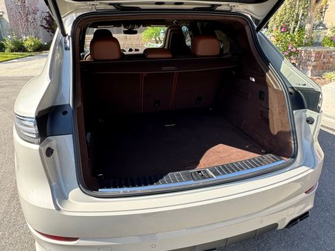 Used 2023 Porsche Cayenne GTS image 14