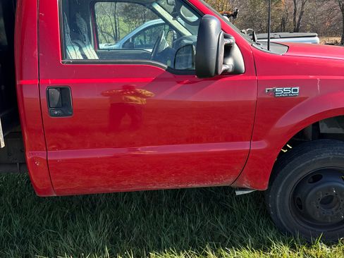 Used 1999 Ford F550 2WD Regular Cab Super Duty image 12