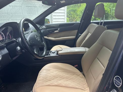 Used 2011 Mercedes-Benz E 350 4MATIC Sedan image 6