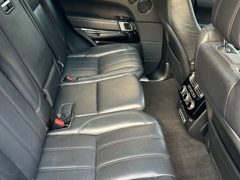 Used 2016 Land Rover Range Rover HSE image 16