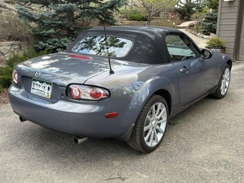 Used 2006 MAZDA MX-5 Miata Grand Touring w/ Premium Pkg RWD image 5