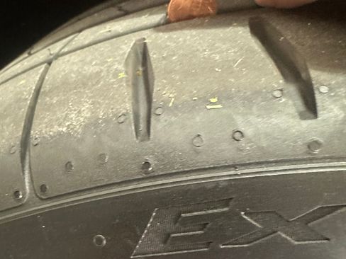 Used 2013 SRT Viper GTS w/ GTS Laguna Interior Pkg image 11