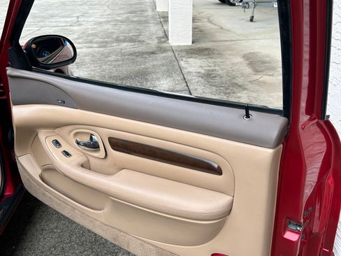 Used 1997 Lincoln Mark VIII RWD image 16