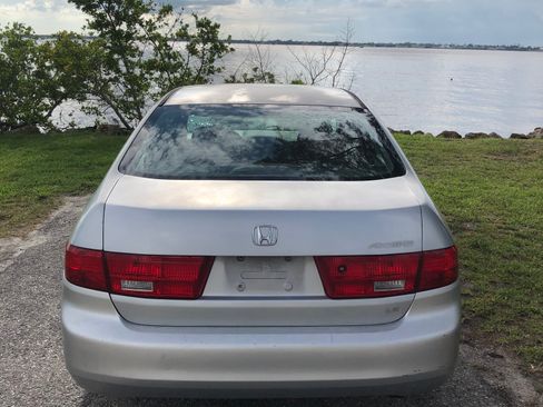 Used 2005 Honda Accord LX image 4