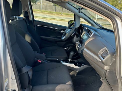 Used 2015 Honda Fit EX image 9