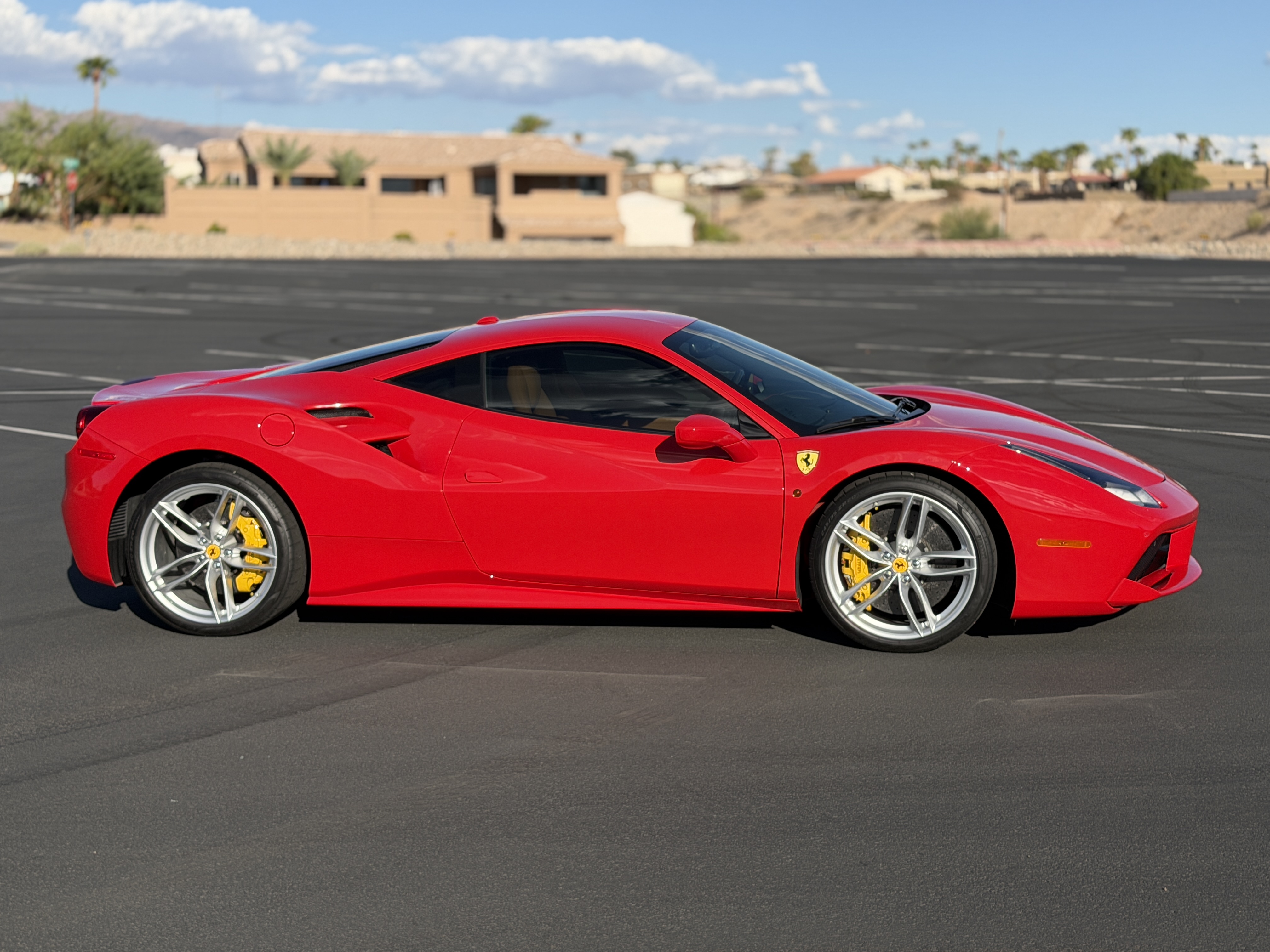 Used 2016 Ferrari 488 GTB RWD image 1