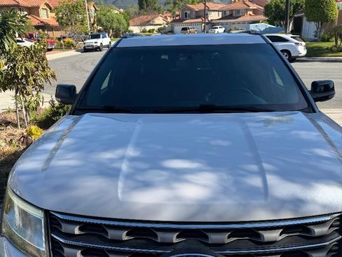 Used 2017 Ford Explorer XLT w/ Equipment Group 202A image 7