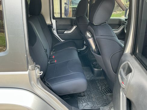 Used 2013 Jeep Wrangler Unlimited Sport AWD/4WD image 13