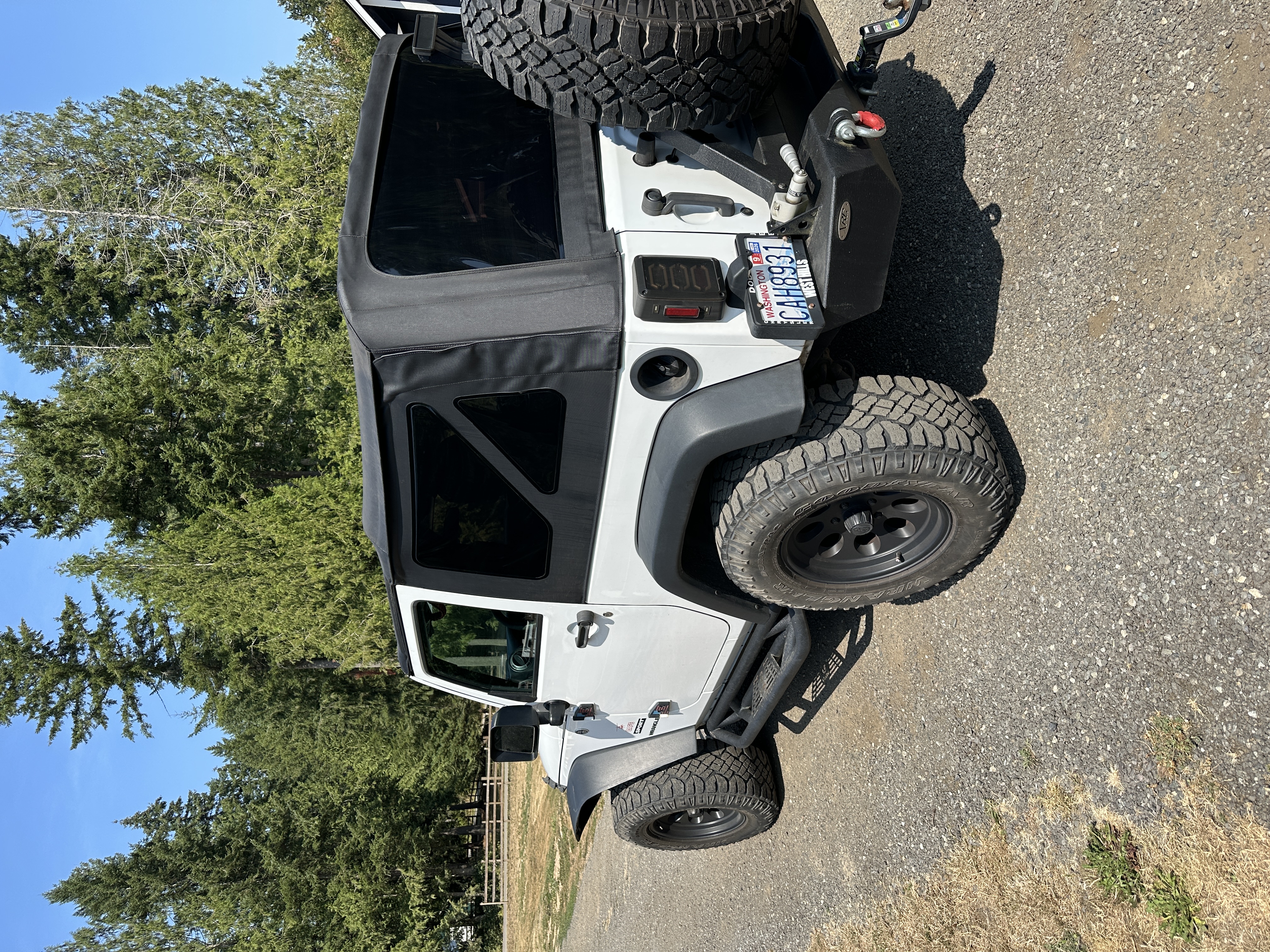 Used 2017 Jeep Wrangler Sport AWD/4WD image 5