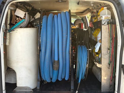 Used 2014 Chevrolet Express 2500 Van 3D image 6