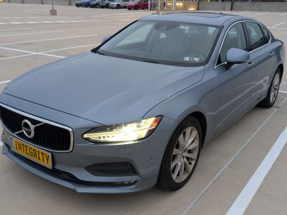 Used 2017 Volvo S90 T6 Momentum w/ Vision Package
