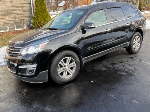 Used 2016 Chevrolet Traverse LT image 1