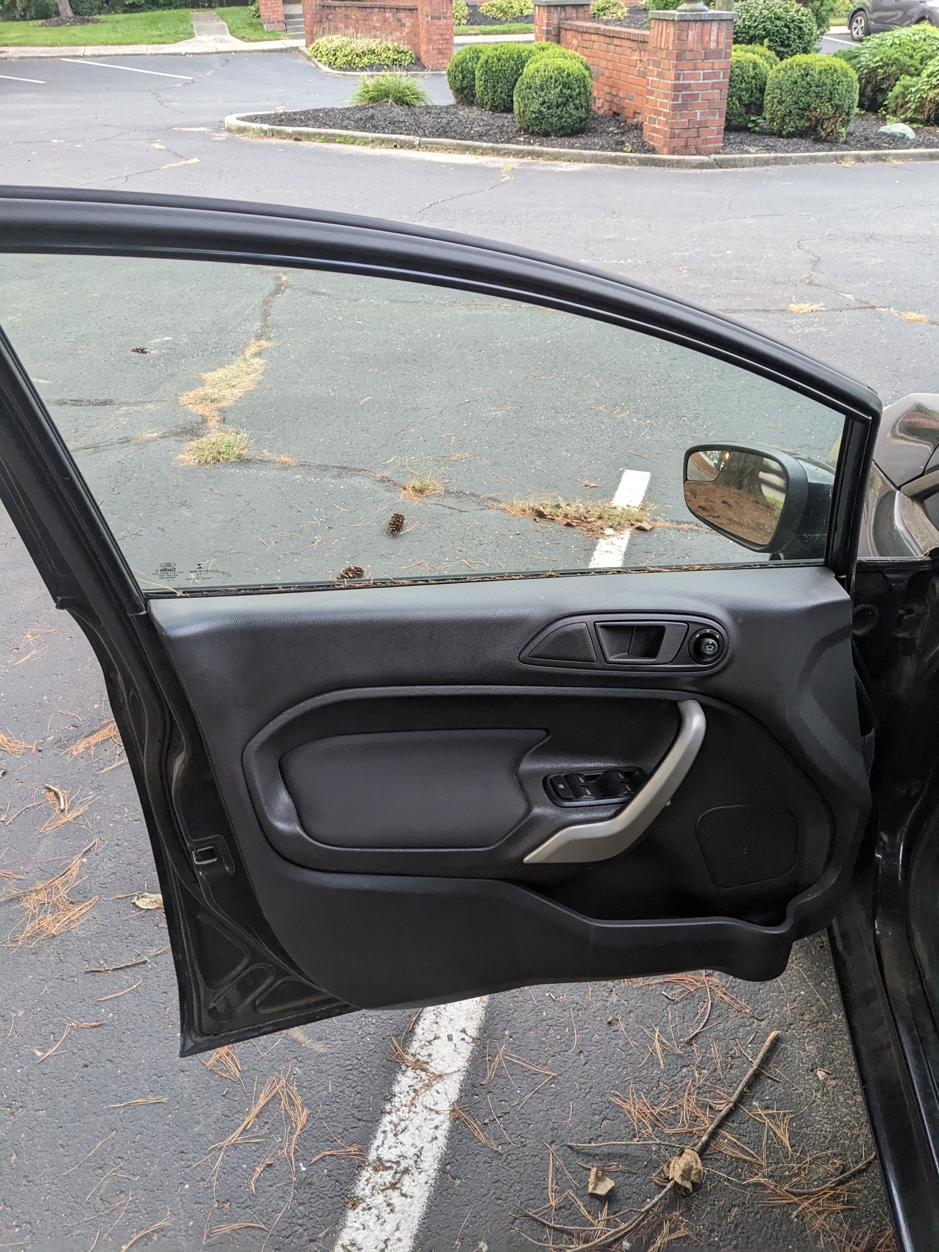 Used 2013 Ford Fiesta SE FWD image 9