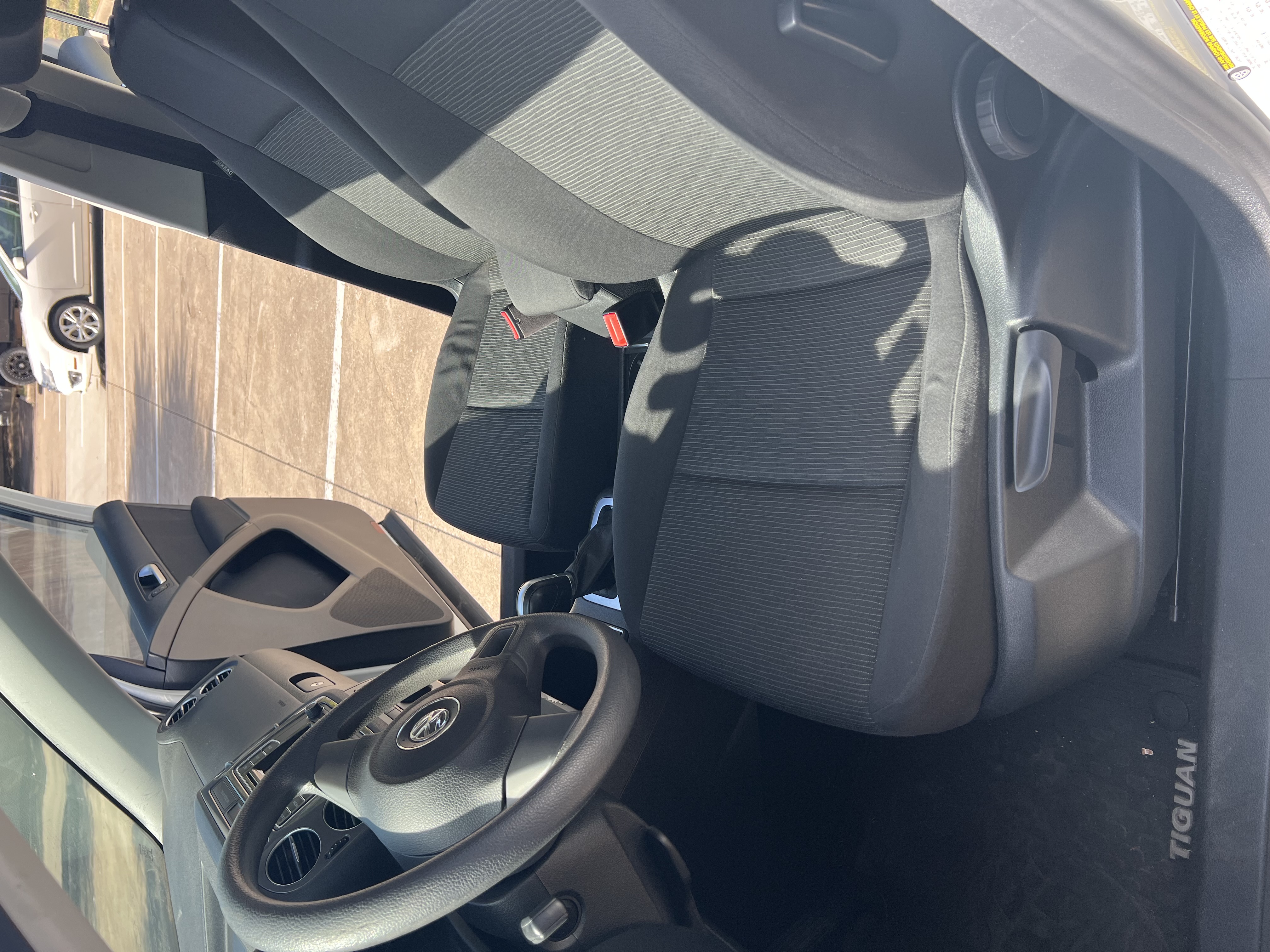 Used 2017 Volkswagen Tiguan S FWD image 8
